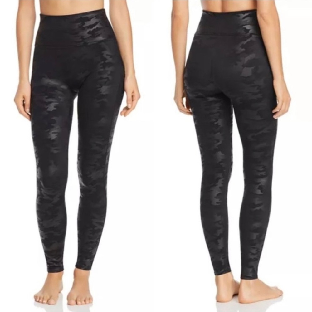 SPANX Camo Faux Leather Leggings Black Size Medium